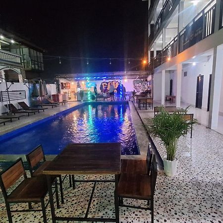 Vang Vieng Backpackers Hostel Exterior foto