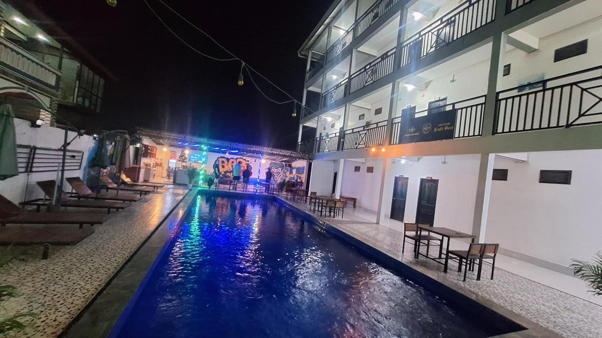 Vang Vieng Backpackers Hostel Exterior foto